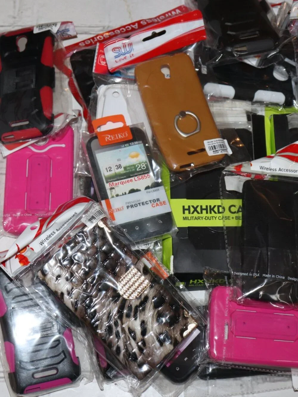 📦 Mystery Tech Box · ~30 Mixed Phone Cases · New Old Stock